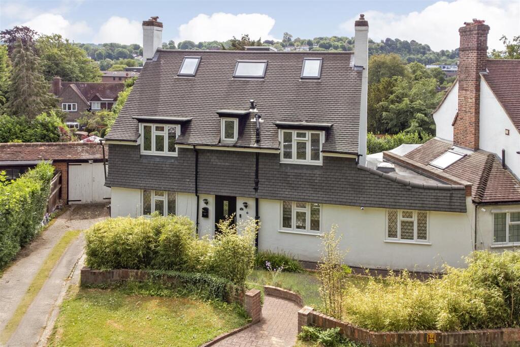 Main image of property: Hereward Avenue, Purley