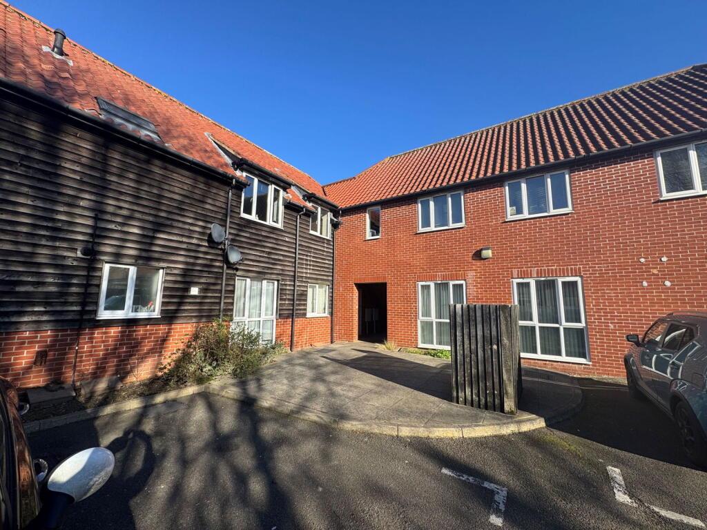 Main image of property: Railway Street, Braintree, Essex, CM7 3GY