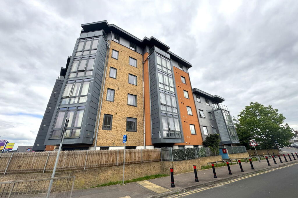 Main image of property: Lynmouth Avenue, Chelmsford, Essex, CM2 0FR