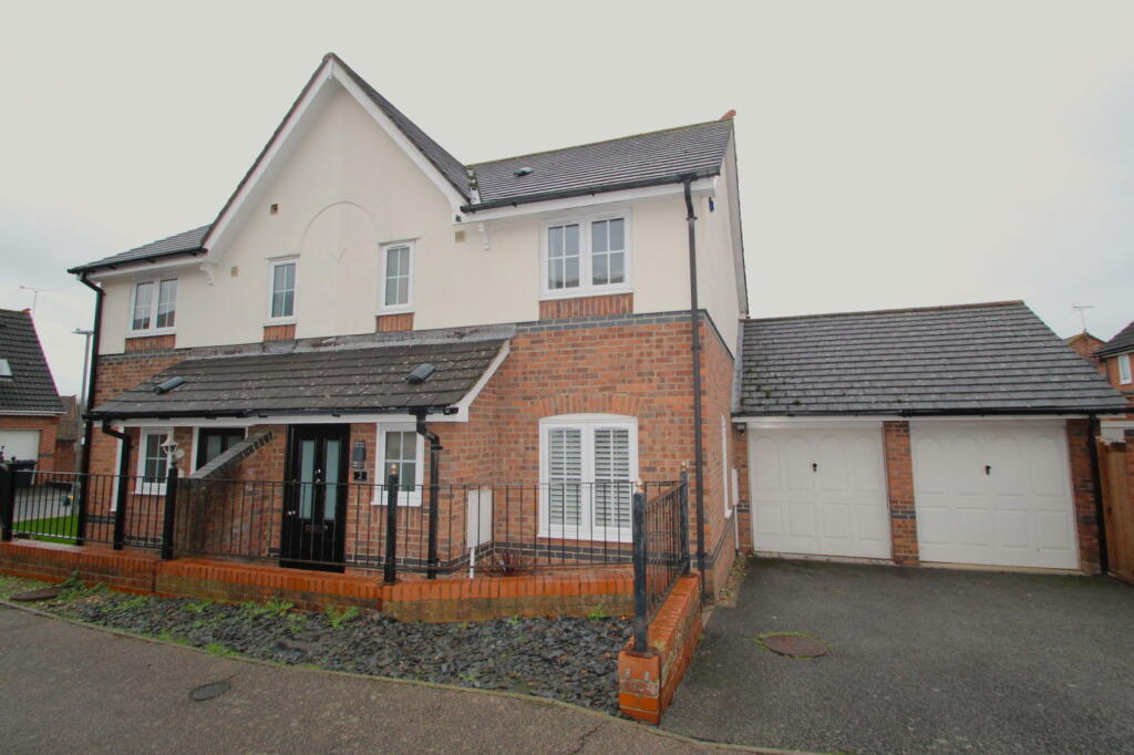 Main image of property: Grayling Close, Braintree, CM7 1WW
