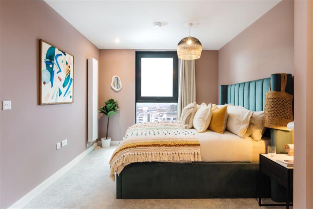 Main image of property: 50 Holland Street, Glasgow, G2 4BA