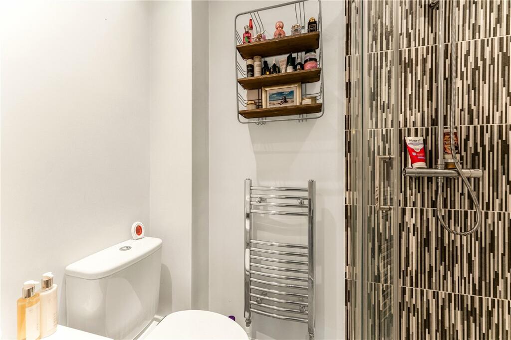 Additional property image - Burgundy Gardens, Leamington Spa, Warwickshire, CV31