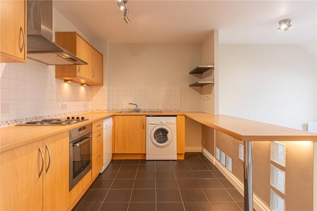 Additional property image - Romani Close, Warwick, Warwickshire, CV34