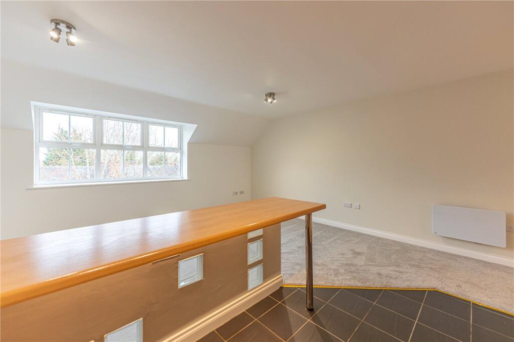 Additional property image - Romani Close, Warwick, Warwickshire, CV34