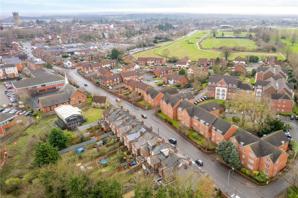 Additional property image - Romani Close, Warwick, Warwickshire, CV34