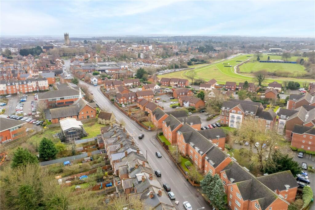 Additional property image - Romani Close, Warwick, Warwickshire, CV34