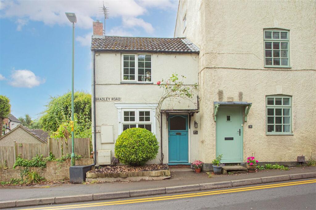 2 bedroom end of terrace house for sale in Bradley Road, Wottonunderedge, GL12