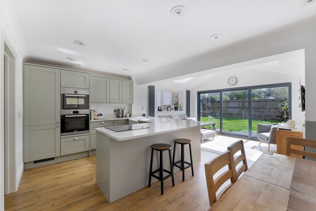 Main image of property: NO FORWARD CHAIN - Monarch Terrace, Kings Hill, West Malling, ME19 4NP