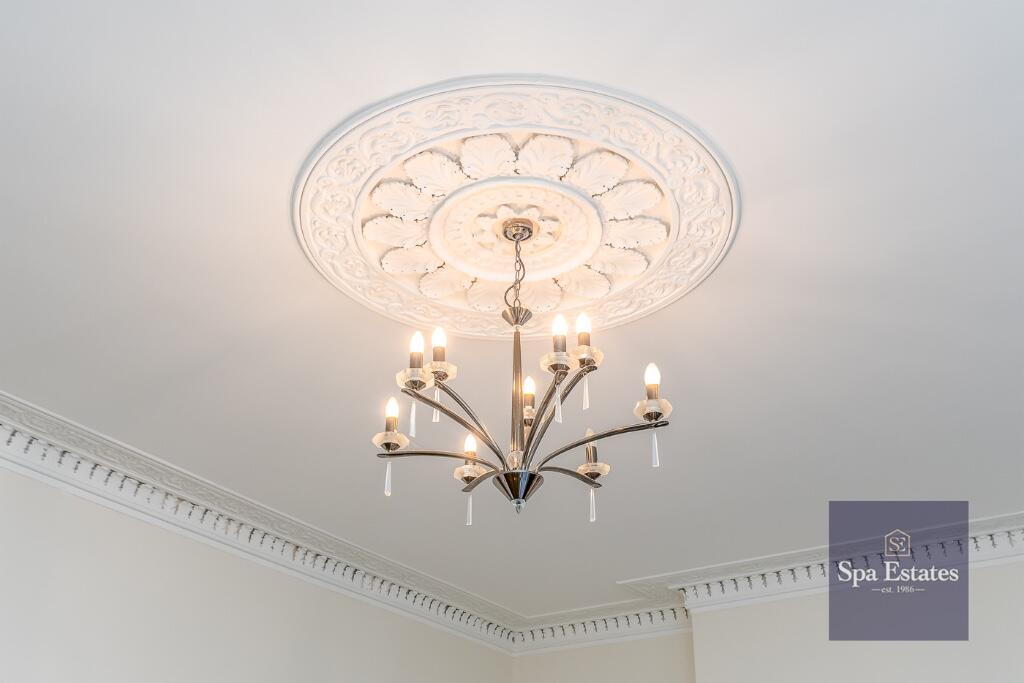 Additional property image - Discreet Listing - Over 1000 sq ft with balcony views over Clarendon Square Gardens