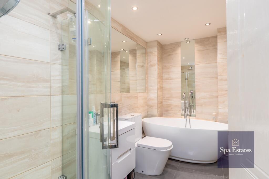 Additional property image - Discreet Listing - Over 1000 sq ft with balcony views over Clarendon Square Gardens