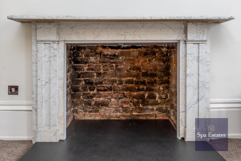 Additional property image - Discreet Listing - Over 1000 sq ft with balcony views over Clarendon Square Gardens