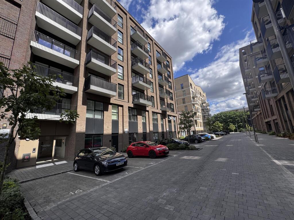 Main image of property: Palmer Street, Reading