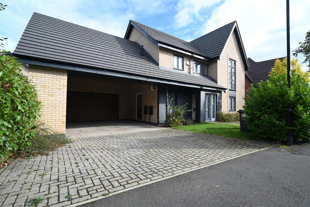 Main image of property: New House Farm Drive, Northfield, Birmingham