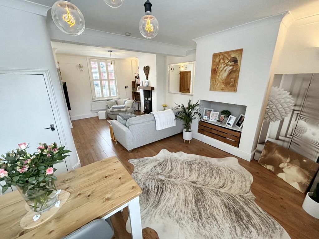 3 bedroom terraced house for sale in Chamomile Cottage, Square Lane