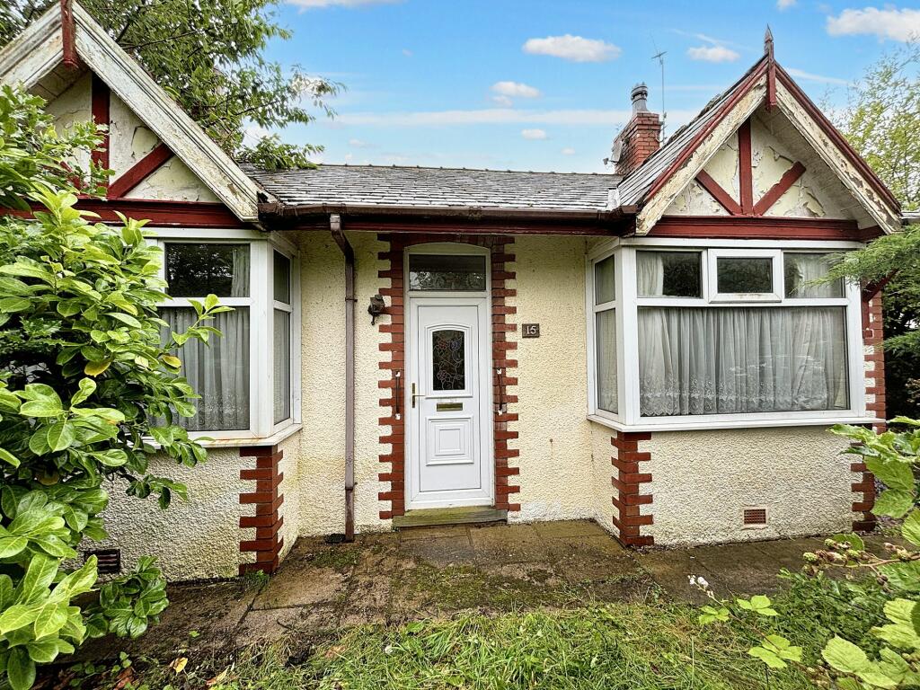 2 bedroom detached bungalow for sale in Moss Nook, Burscough, L40