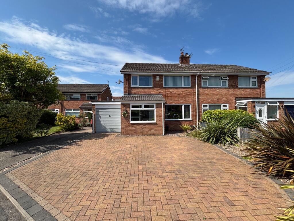 3 bedroom semi-detached house