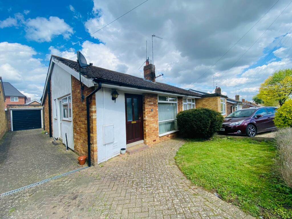 2 bedroom semidetached bungalow for sale in Druids Way, Parklands