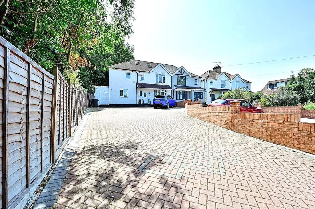5 bedroom semi-detached house