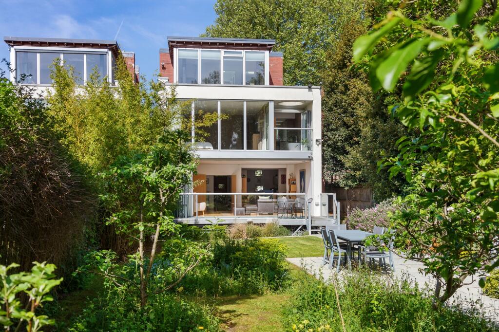 Main image of property: Hardy Road, London, SE3