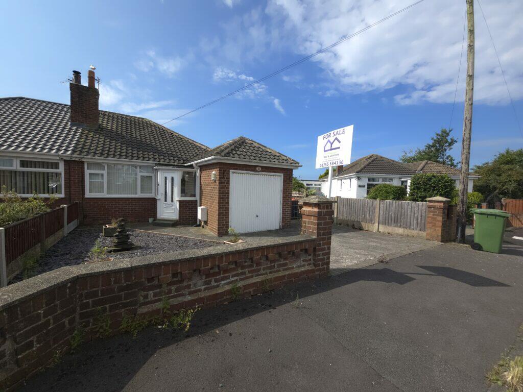 Main image of property: 35 Westbourne Road, Knott End on Sea, Poulton le Fylde, FY6 0BS