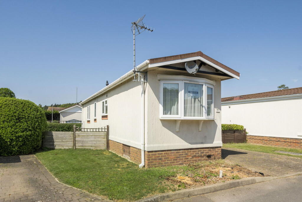 Main image of property: Pine View Park, Maulden, Bedfordshire, MK45 2FH