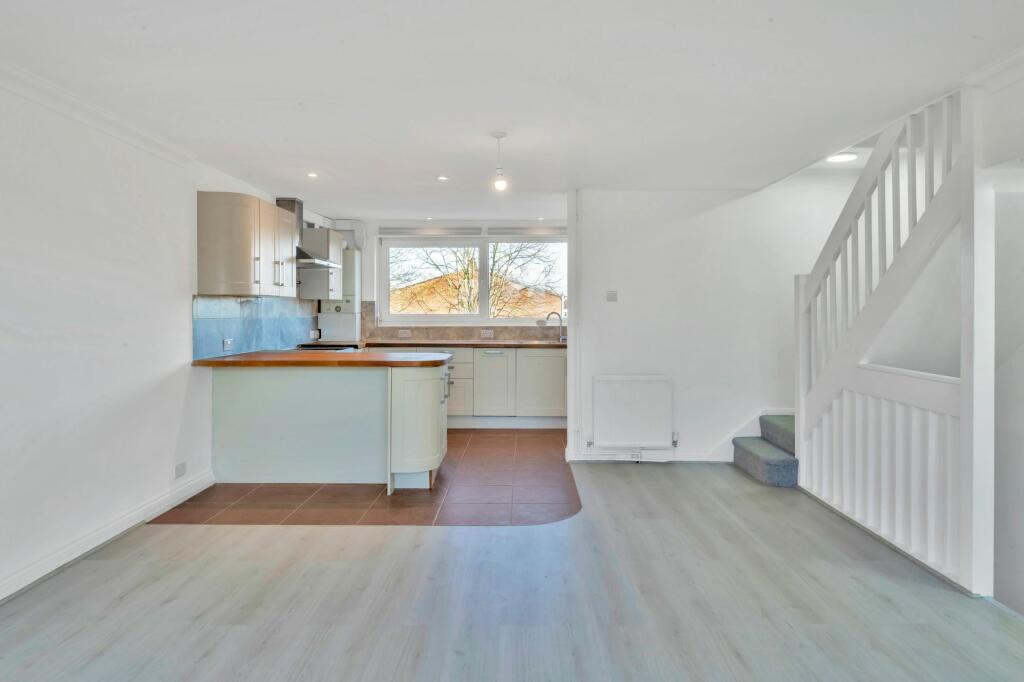 Additional property image - Fielden Way, Newmarket, CB8