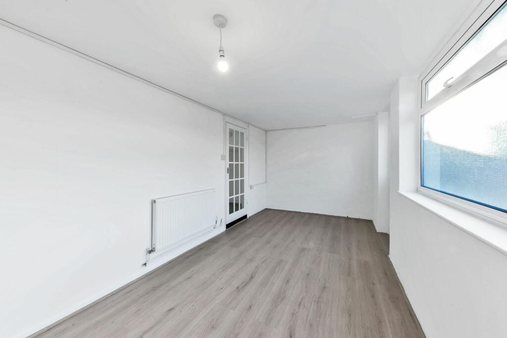 Additional property image - Fielden Way, Newmarket, CB8