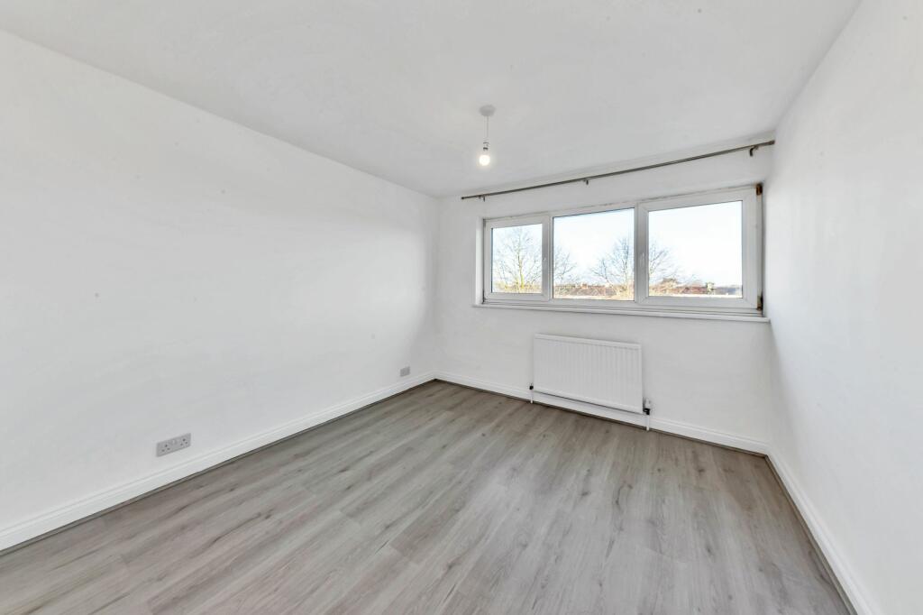 Additional property image - Fielden Way, Newmarket, CB8