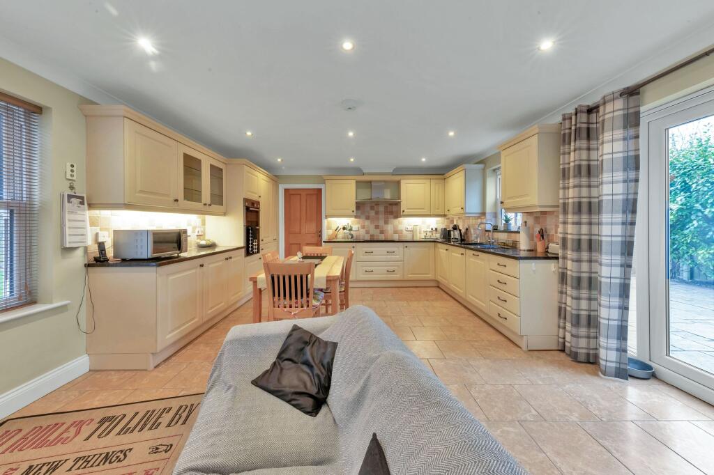 Additional property image - Orchard Close, Swaffham Prior, CB25