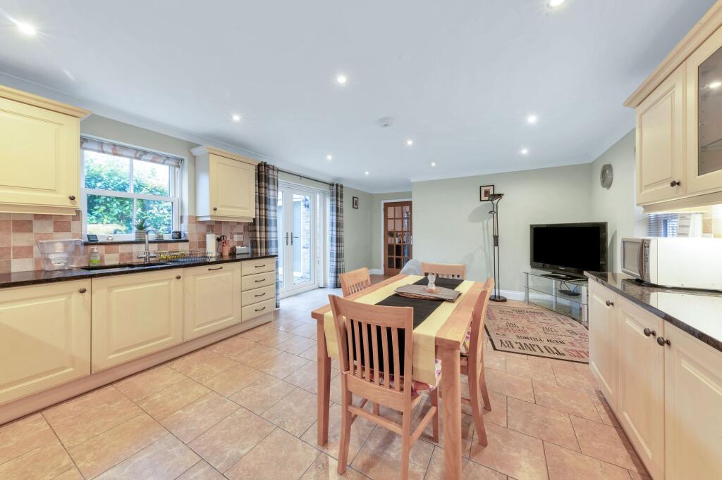 Additional property image - Orchard Close, Swaffham Prior, CB25