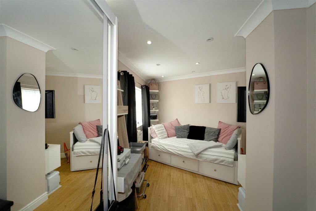 Additional property image - Frobisher Way, Gravesend