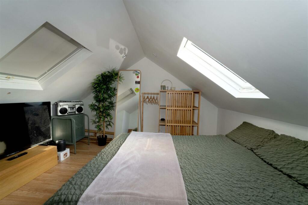 Additional property image - Frobisher Way, Gravesend