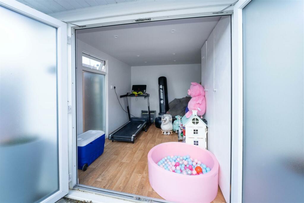 Additional property image - Frobisher Way, Gravesend