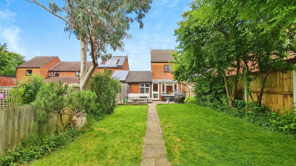 3 bedroom detached house for sale in Long Croft, Takeley,