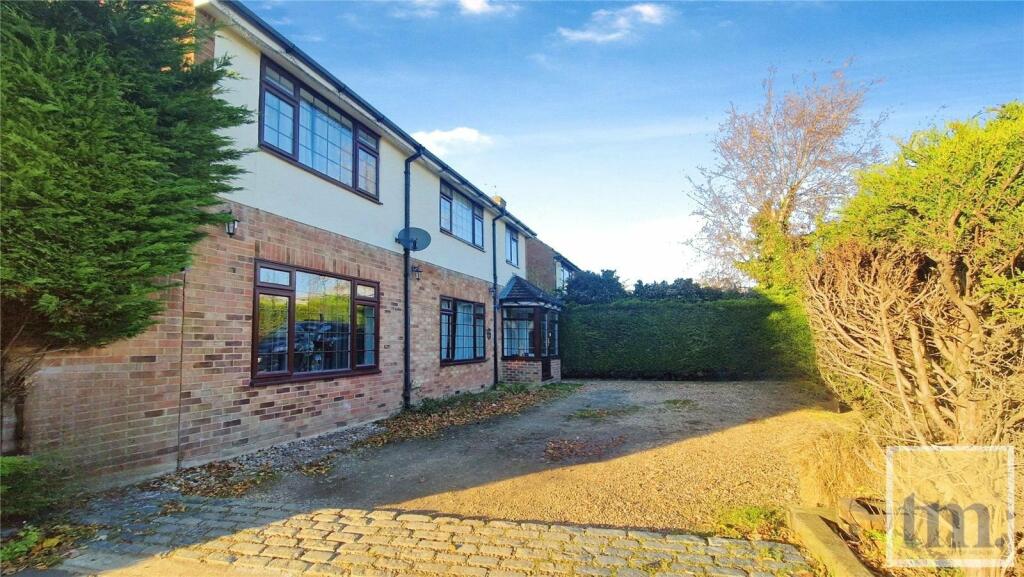 4 bedroom detached house for sale in Takeley,