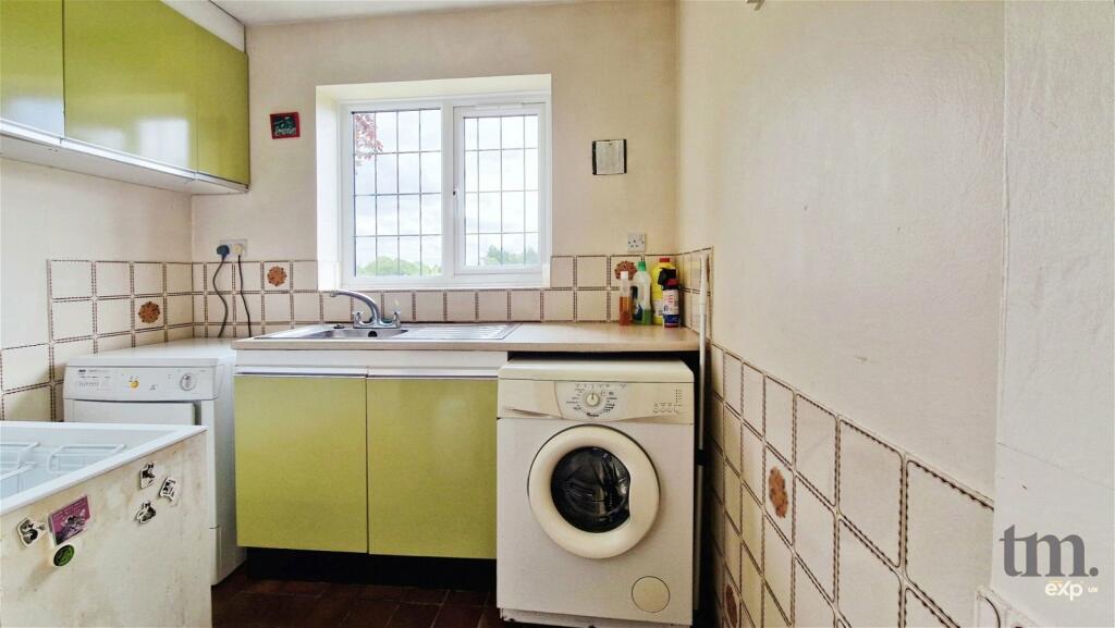 Additional property image - High Cross Lane, Little Canfield, Dunmow, CM6 1TD