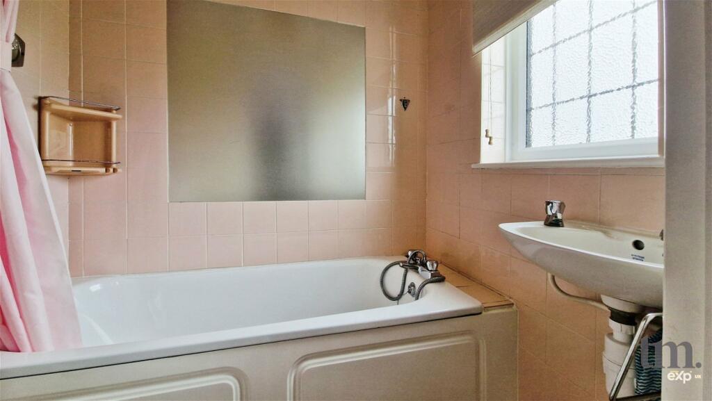 Additional property image - High Cross Lane, Little Canfield, Dunmow, CM6 1TD