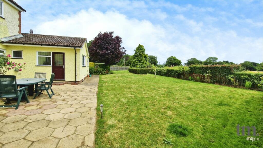 Additional property image - High Cross Lane, Little Canfield, Dunmow, CM6 1TD