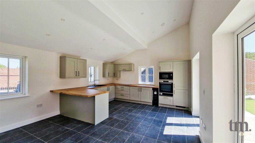 Additional property image - Wood Hall, Arkesden, Saffron Walden, CB11 4HA