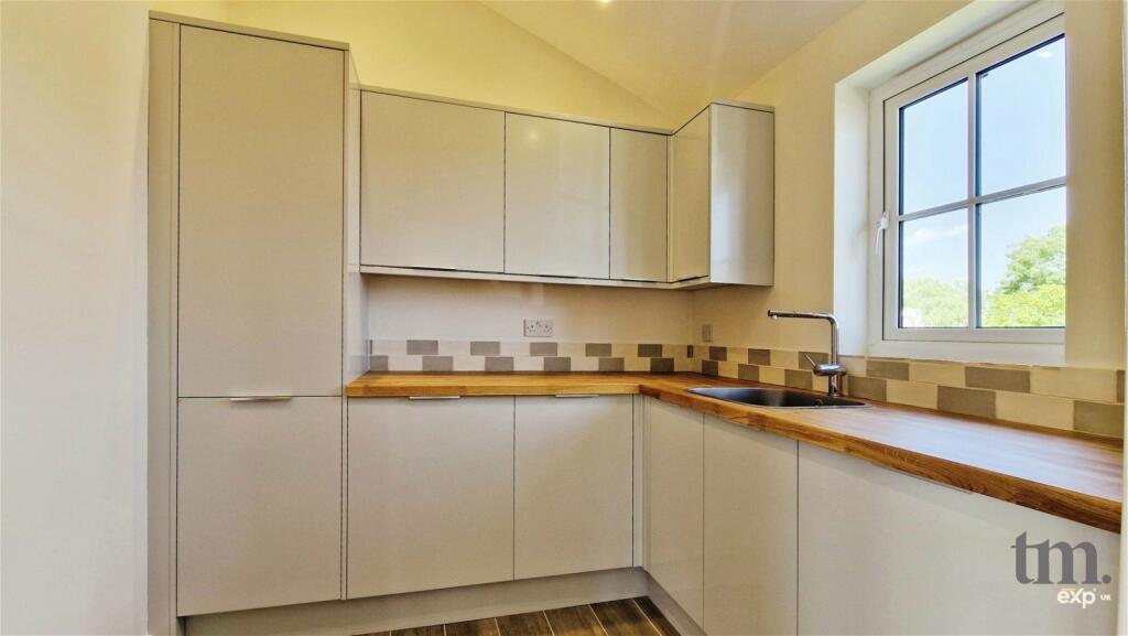 Additional property image - Wood Hall, Arkesden, Saffron Walden, CB11 4HA