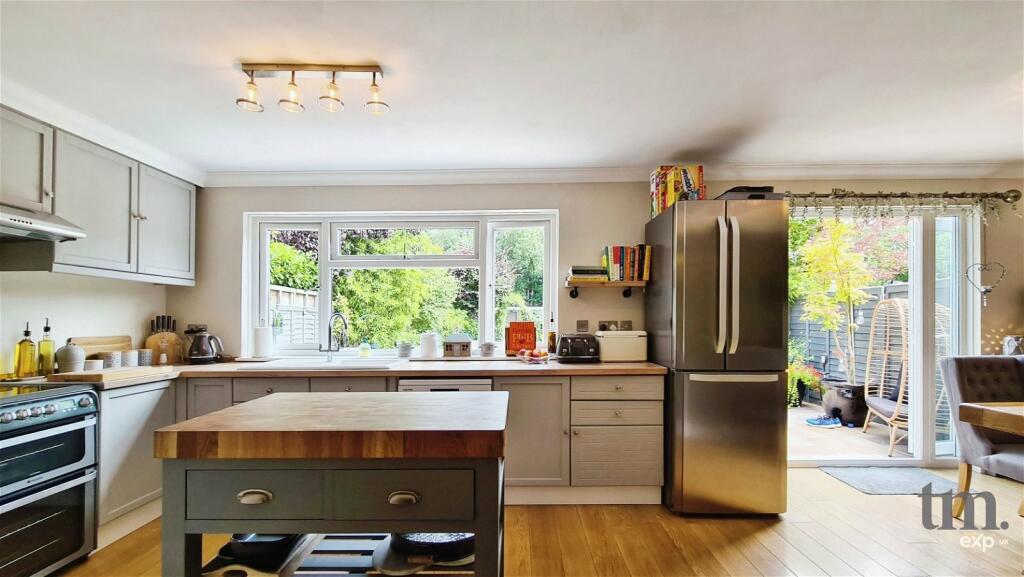 Additional property image - Ludham Hall Lane, Braintree, CM77 8QT