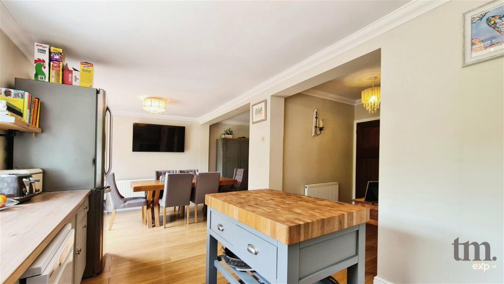 Additional property image - Ludham Hall Lane, Braintree, CM77 8QT