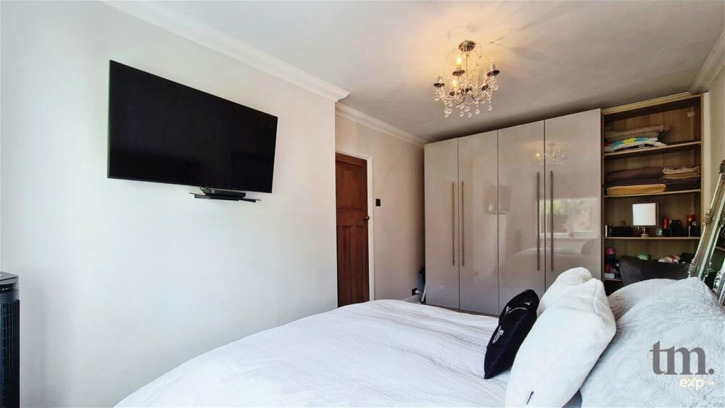 Additional property image - Ludham Hall Lane, Braintree, CM77 8QT