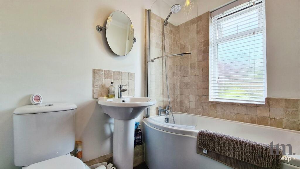 Additional property image - Ludham Hall Lane, Braintree, CM77 8QT