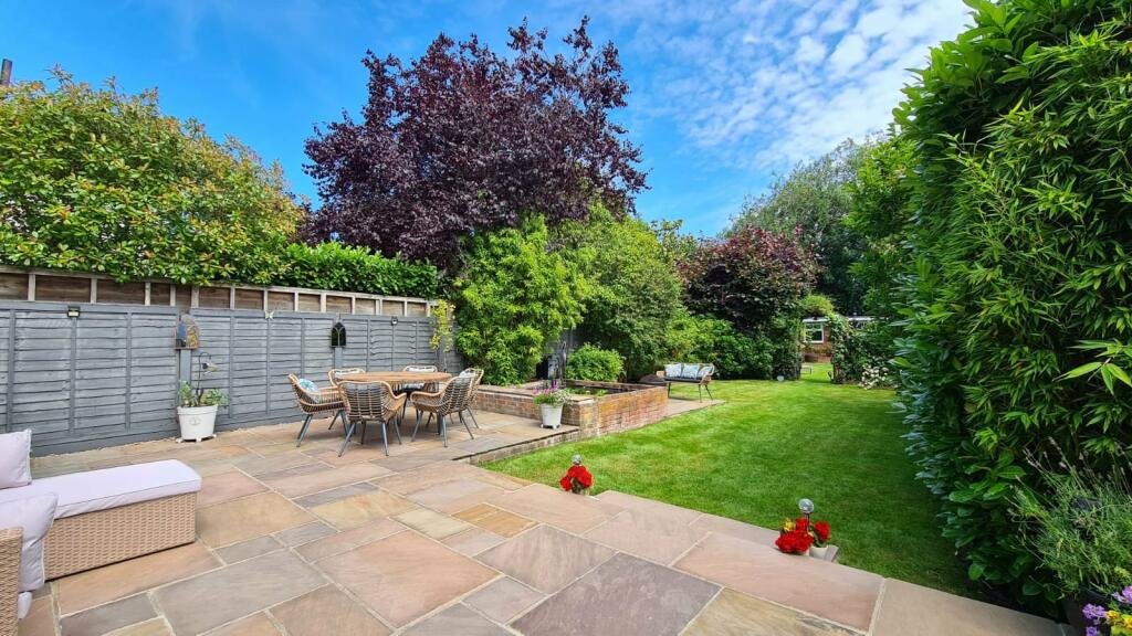 Additional property image - Ludham Hall Lane, Braintree, CM77 8QT