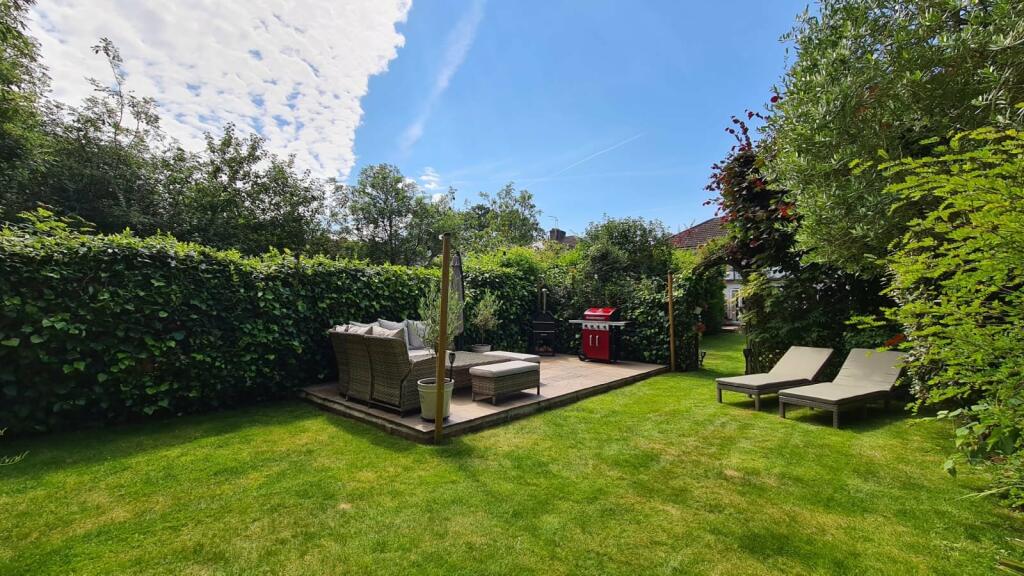 Additional property image - Ludham Hall Lane, Braintree, CM77 8QT
