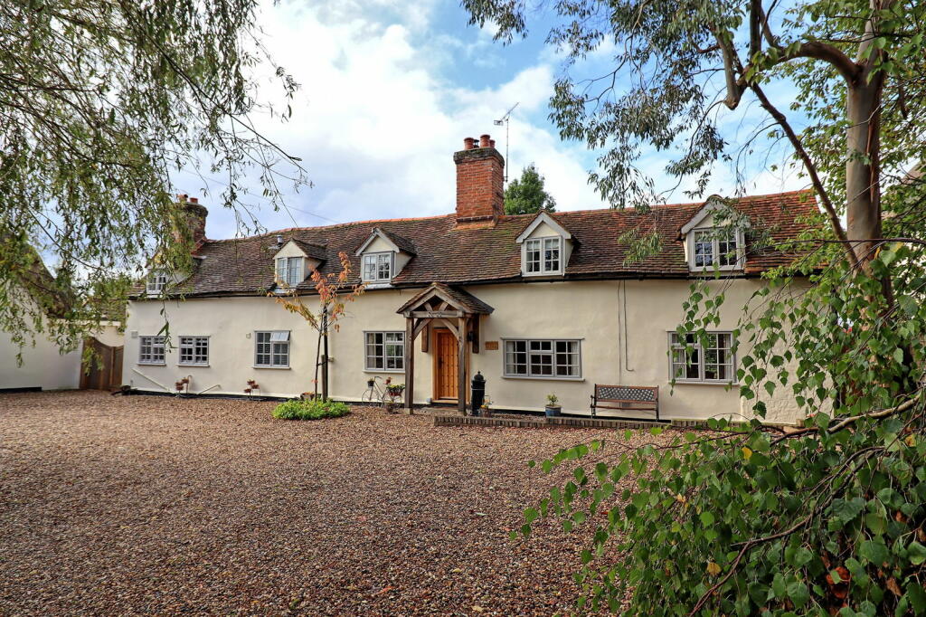 Additional property image - Gore Lane, Rayne, Braintree, CM77 6TU