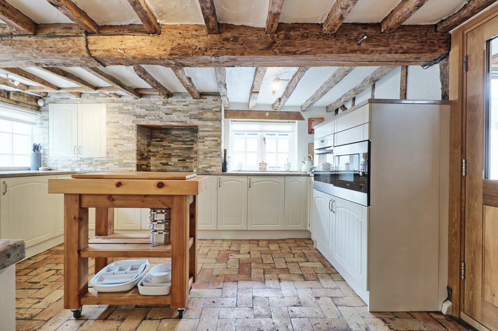 Additional property image - Gore Lane, Rayne, Braintree, CM77 6TU