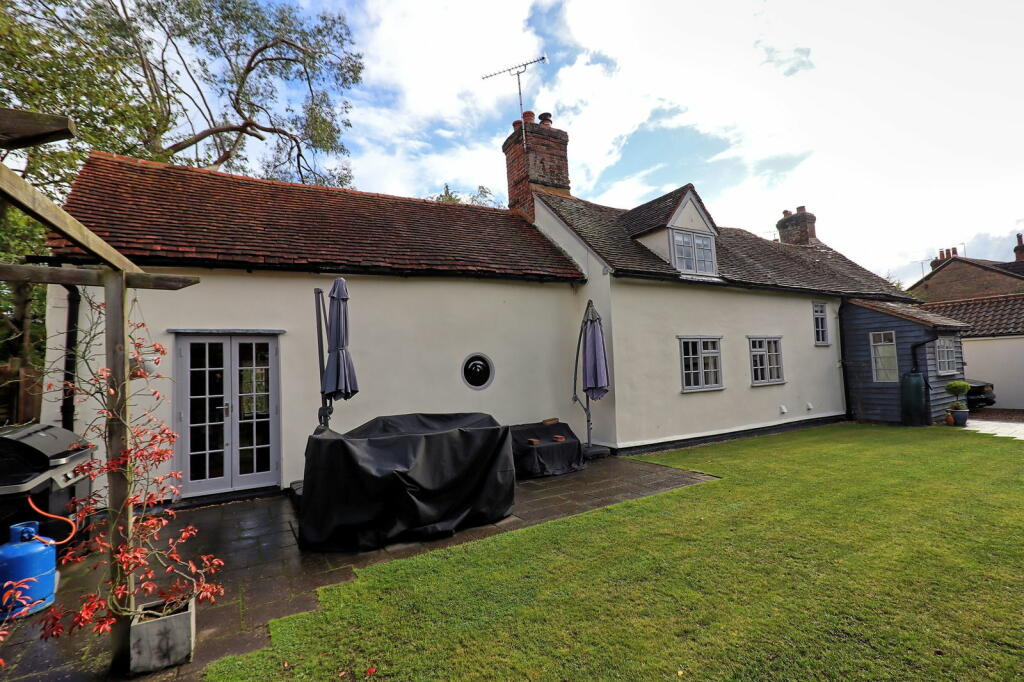 Additional property image - Gore Lane, Rayne, Braintree, CM77 6TU