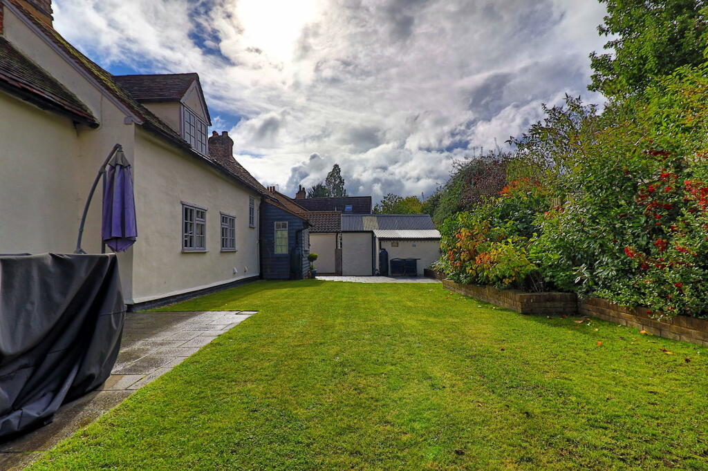 Additional property image - Gore Lane, Rayne, Braintree, CM77 6TU